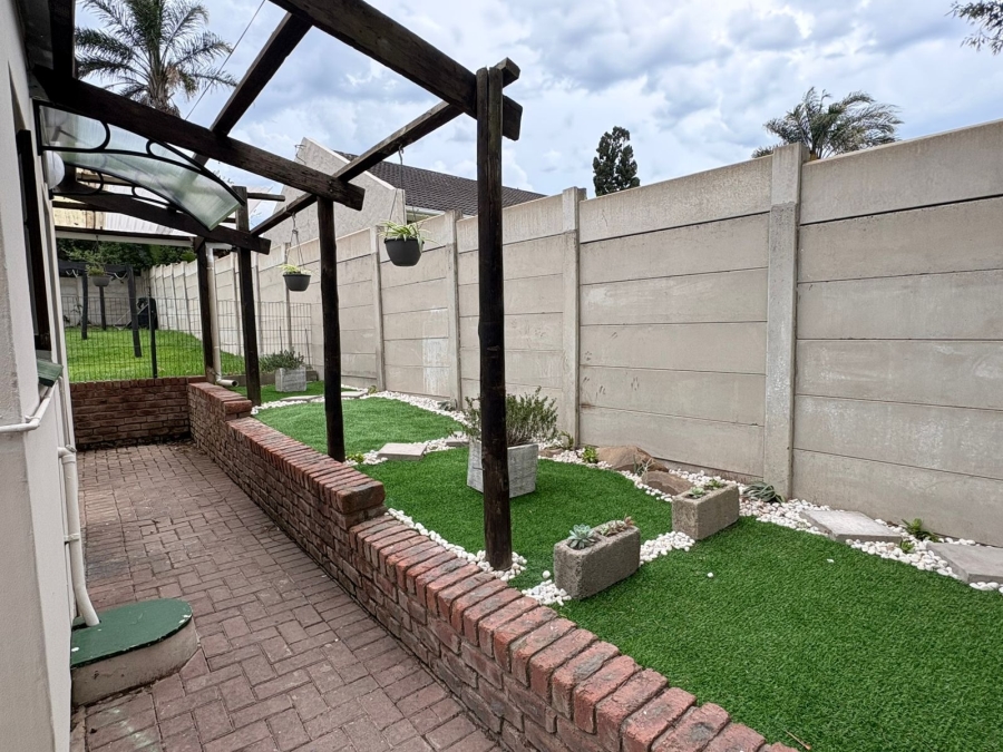 1 Bedroom Property for Sale in Beacon Bay Eastern Cape
